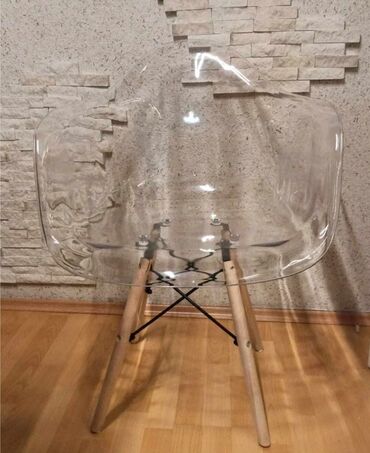 Stolice: Potpuno nove stolice sa drvenim nogarima i poprecnim metalima. Odmah na lalafo.rs — 4 Stolice: Potpuno nove stolice sa drvenim nogarima i poprecnim metalima. Odmah — 4