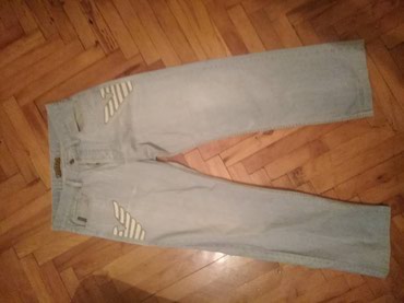 sako i pantalone: Armani muske farke L vel.bez ostecenja.Stuk poluobim 44cm,duzina 106cm