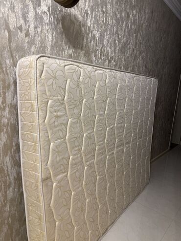 Dolablar: Sadə matras