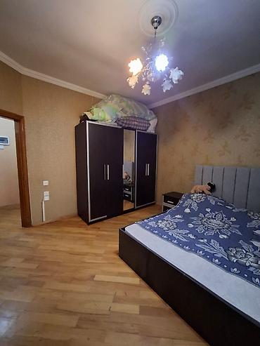 kira evler: Merkezde. Elmler metrosunun duz cixisinda,Huseyn Cavid praspektinde — 7