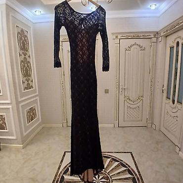 Uzun qara krujeva (dantelli) axşam geyimi - Model: bədənə oturan