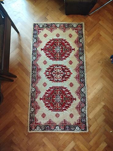 heets varijante: Tepih stazica Duzina oko 140 cm. Sirina oko 70 cm. S jedne strane — 5
