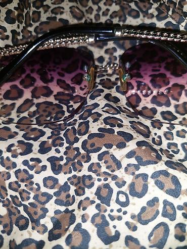 Eynəklər: Biri 10 azn — 8