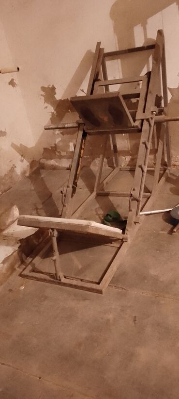 Digər trenajorlar: Evdə və ya kiçik zalda istifadə üçün qalın metal karkaslı fitness — 8