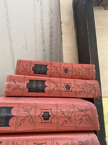 Китептер жана журналдар: Продаю комплект книг из 20 томов в одинаковых красивых красных — 3