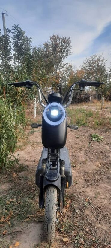 электронные мотоцикл: Электроскутер iBike с NFC - Компактный городской электроскутер с
