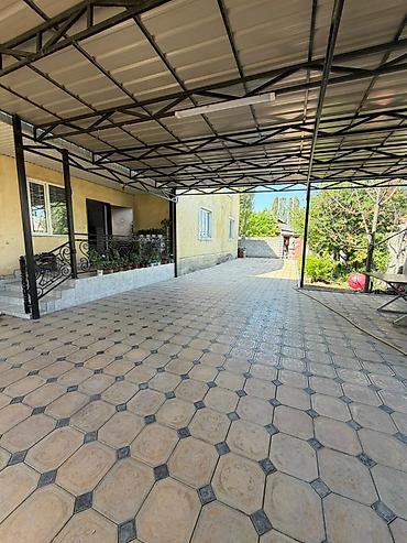 Продажа коттеджей и домов: Продается дом в пригороде Бишкека 📍 Адрес: ул. Жаштык 1, рядом рынок — 5