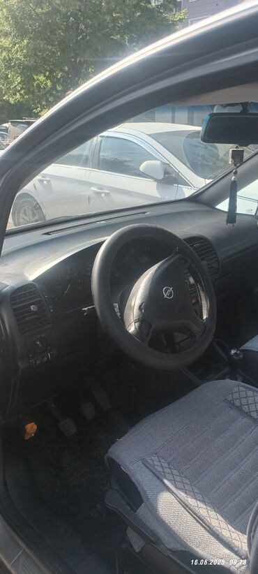 Opel: Opel Zafira: 2002 г., 1.8 л, Механика, Бензин, Универсал — 4