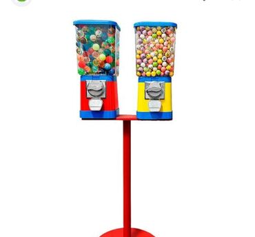 оборудование для фас фуда: Двойной торговый автомат на стойке для шаров/жевательной резинки и