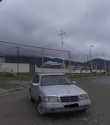 karavan maşın satışı: Mercedes-Benz E-Class: 1.8 l | 1994 il Sedan — 1