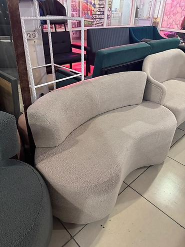 Ремонт, реставрация мебели: Перетяжка мягкой мебели Профессиональная перетяжка и обновление: - — 3