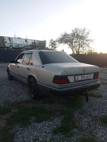 срочно продать машину: Mercedes-Benz W124: 1985 г., 2.3 л, Механика, Бензин, Седан