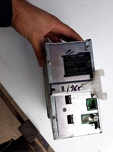 servis abs: FABRICKI CD RADIO ZA FORD BRONCO, C-MAX, ESCAPE . | FORD velika — 3