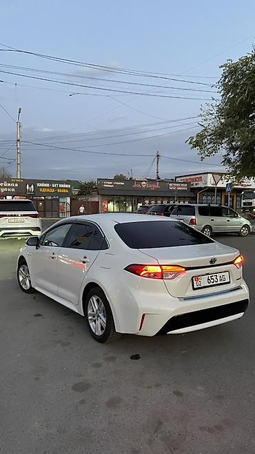 лизин авто: Toyota Corolla: 2020 г., 1.8 л, Гибрид, Седан — 3