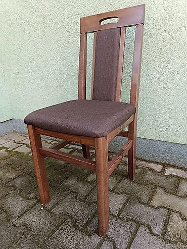 Stolice: Drvena trpezarijska stolica sa tapaciranim sedalom i naslonom. - — 12