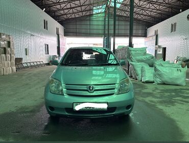 nisan march: Toyota ist: 2003 г., 1.3 л, Автомат, Бензин, Седан