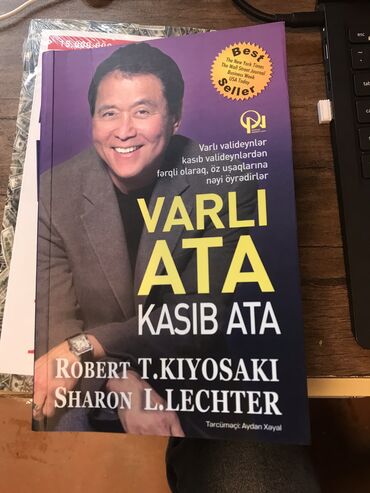 Kitablar, jurnallar, CD, DVD: Fikrləri və istqaməti dəyşmək istyən kopyala yapştırkmi yaşamq