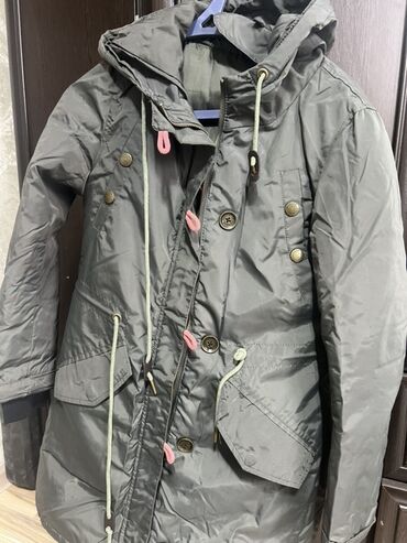 срочно продаю в связи с переездом: Парка SHANGYUJIE Collection - Размер: M (рост 165/84A по ярлыку) -