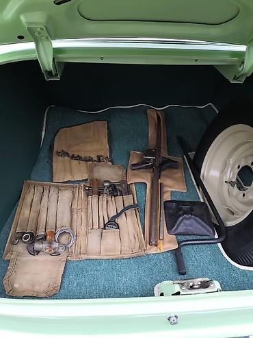 opel vektra a: Klassik avtomobil – GAZ-21 “Volqa” (I seriya), açıq-yaşıl rəngdə — 4