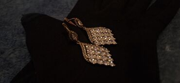 Sırğalar: Qızıl suyuna salınmış Zərif daş-qaşlı sırğalar. svarovskiy qaşlarla — 10