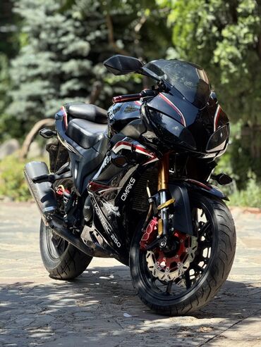 yamaha r1: Спортбайк 250 куб. см, Бензин, Взрослый