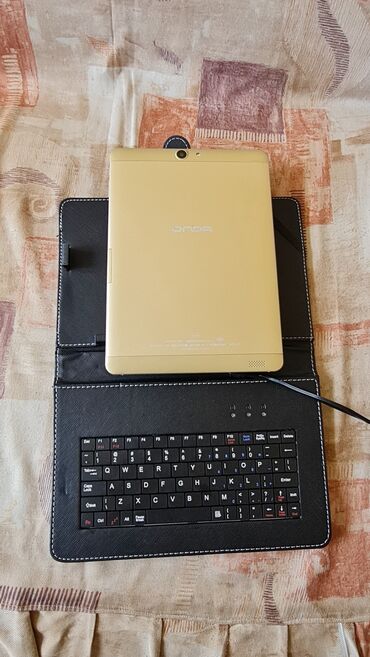 Tableti: Tablet sa futrolom i žičanom tastaturom - Android tablet dijagonale — 18
