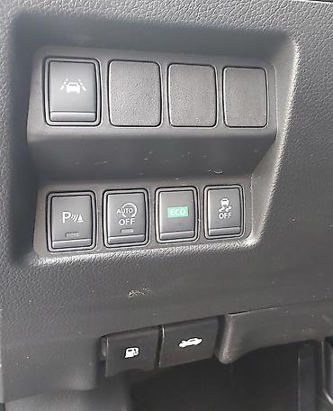 Nissan: Nissan Qashqai – kompaktan SUV, crna boja, 5 vrata. Glavne — 21