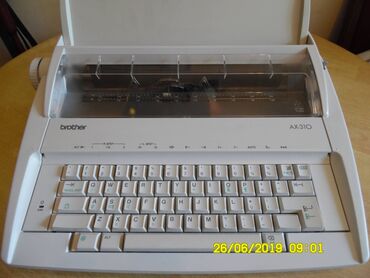 Tastature: Električna pisaća mašina Brother Ispravna. Pojedine zabice za kuciste na lalafo.rs — 8 Tastature: Električna pisaća mašina Brother Ispravna. Pojedine zabice za kuciste — 8