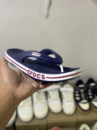 Сабо: Кроксы — лёгкие сабо с вентиляцией и ремешком Особенности: - — 15