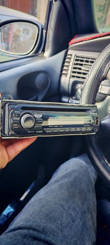 masin ucun maqnitofon: Maqnitol, Sony, AUX