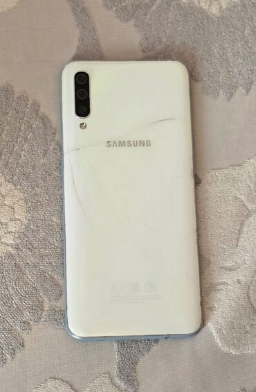Samsung Galaxy A50, 64 ГБ, цвет - Белый, Сенсорный
