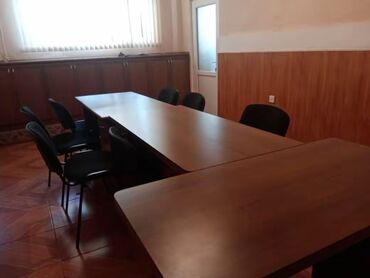 Ofislər: Ofis sahəsi 63 kv – mebellə təchiz olunmus.N.Nerimanov metro — 8
