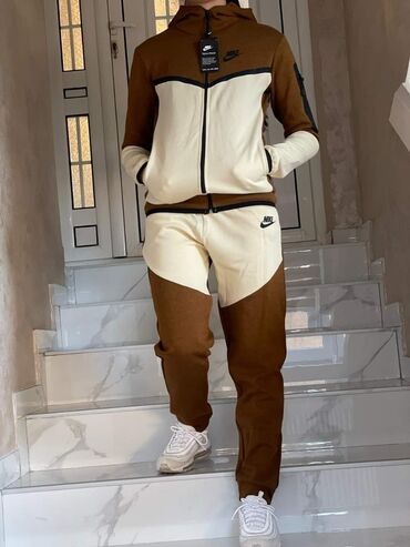 Trenerke: S-Xl. L — 8