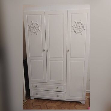 Radiatorlar: İşlənmiş, Açılan, 3 qapılı Düz dolab, Qarderob, paltar dolabı
