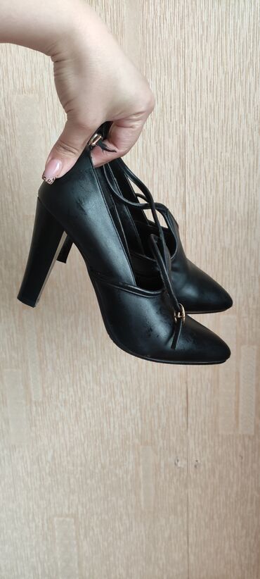 Tuflilər: Tuflilər, Ölçü: 36.5, rəng - Qara, İşlənmiş — 14