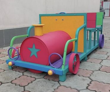 домашняя качеля: Детский паровозик на 4-5 деток! Б/у В отличном состоянии! Покупали за