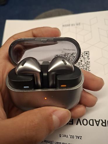 samsung qulaqciqlar: Galqxay buds 3 istir ela hec bir problemi yoxdur ustu yungul cizixdir — 1