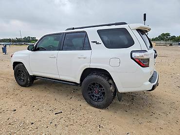 inter: Toyota 4Runner: 2023 г., 4 л, Автомат, Бензин — 5