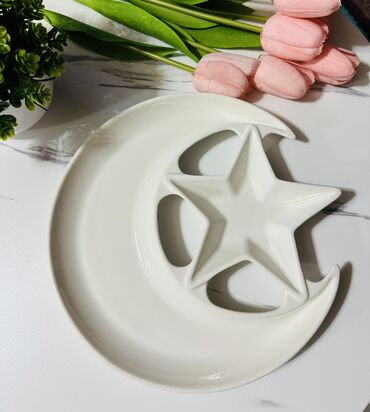 Керамическая белая тарелка для (сухо фруктов)
25см*25 см