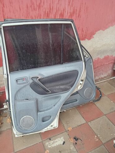 Digər avtomobil ehtiyat hissələri: Toyota Rav 4 ili 2000
Usden cixma orginaldir qiymeti munasib olacaq — 14