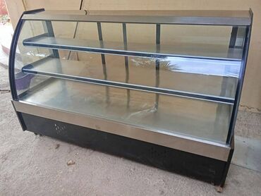 Digər biznes avadanlığı: Şəkillərdə gördüyünüz bütün avadanlıqlar və stollar hamısı toplu