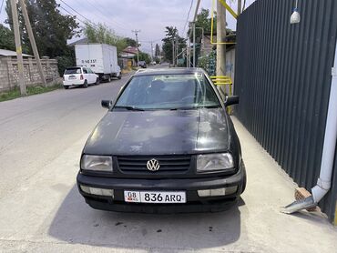 стрим 2007: Volkswagen Vento: 1993 г., 2 л, Механика, Бензин, Седан