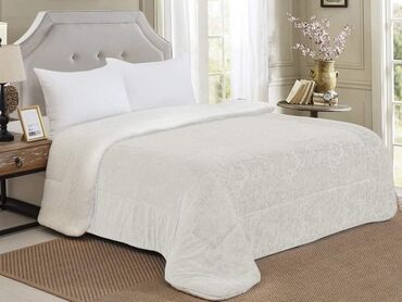 Posteljina: Jorgan mikro pliš krzno❄️ Dimenzije-200*200(štepani) Punjeni koflinom — 12