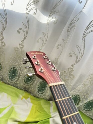 нейлоновые струны купить: Акустическая гитара Aisheng, дредноут с вырезом (cutaway). - Корпус