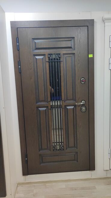 Giriş qapıları: Yeni Giriş qapısı Pulsuz çatdırılma — 15