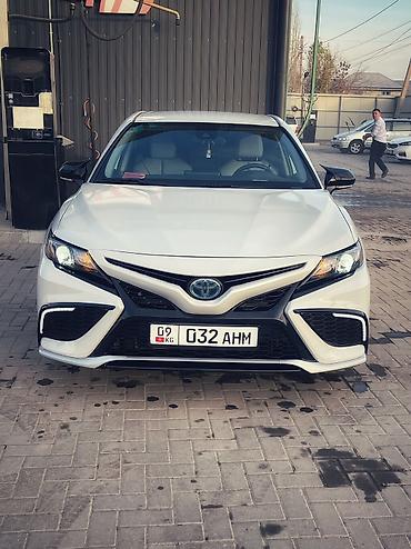 салон на камри: Toyota Camry: 2022 г., 2.5 л, Автомат, Гибрид, Седан — 1