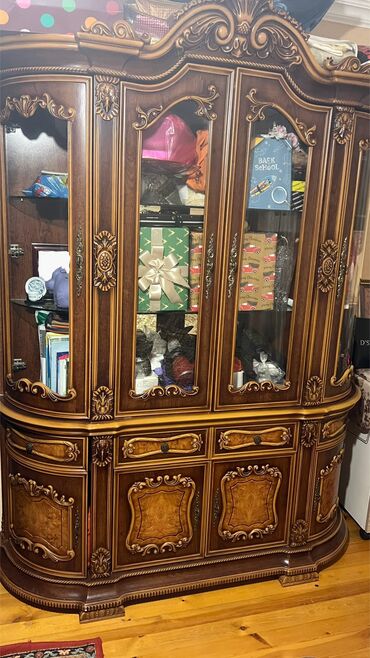 ev ucun mebel: İşlənmiş, Kupe, Düz dolab, Servant