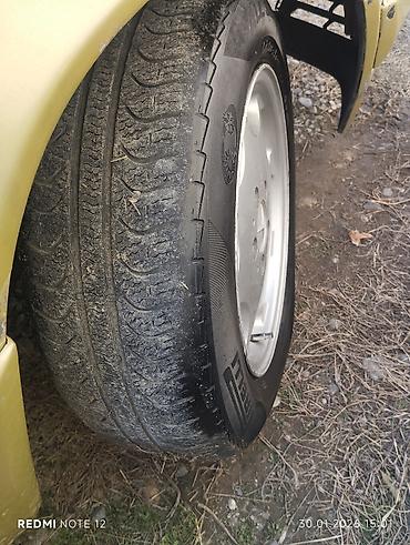 Mercedes-Benz: Mercedes-Benz 250: 2.5 l | 1993 il Sedan — 5