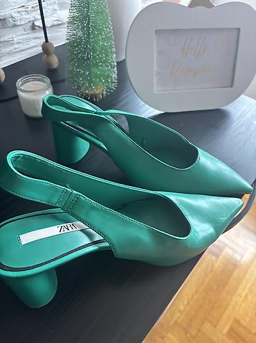 model plave venčanice: Zara salonke, nove br 39 — 1