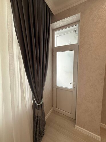 Uzunmüddətli kirayə mənzillər: Həzi Aslanov metrosunun yanında Xudu Məmmədov küçəsində 2 otaqlı — 9